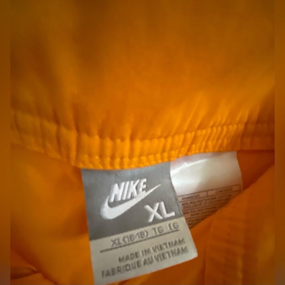 NIKE .. WOMENS ORANGE CARGO PARACHUTE PANTS - Picture 9 of 12